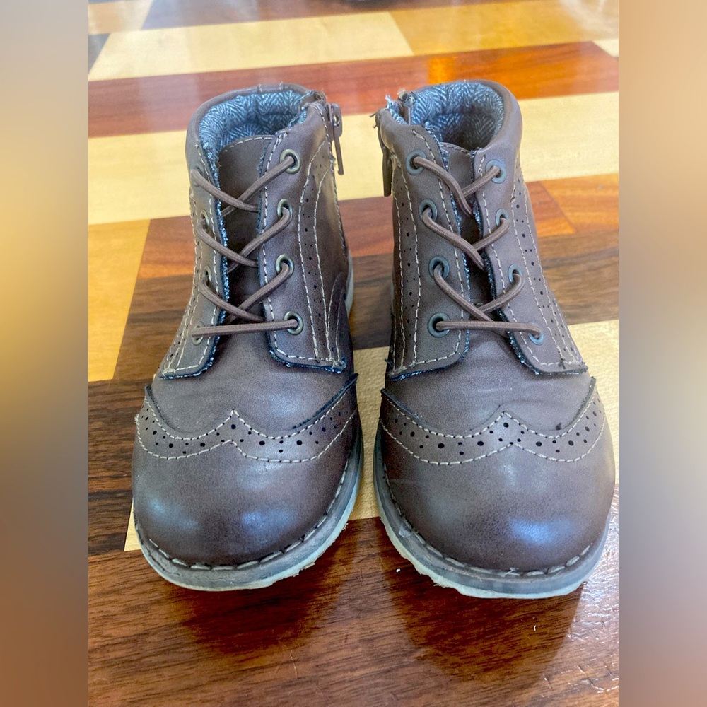 Cute kids size 11 Cat & Jack dress shoes boots